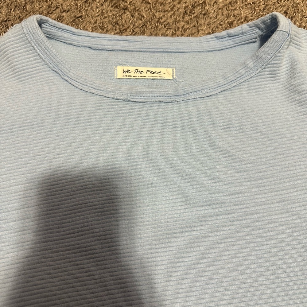 WE THE FREE TOTAL ECLIPSE TEE size Medium - image 4